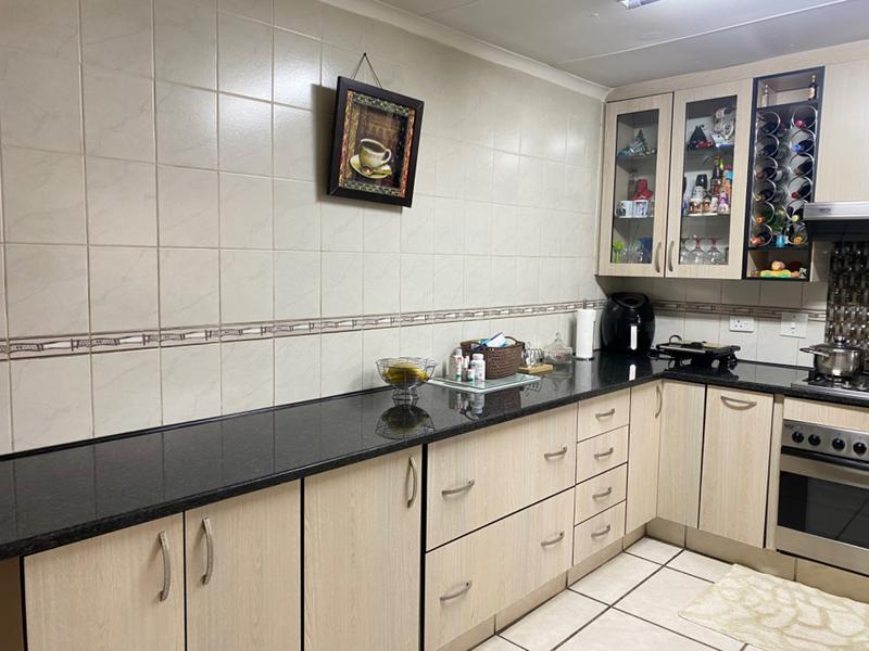 3 Bedroom Property for Sale in Heuweloord Gauteng