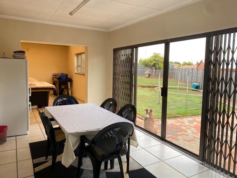 3 Bedroom Property for Sale in Heuweloord Gauteng