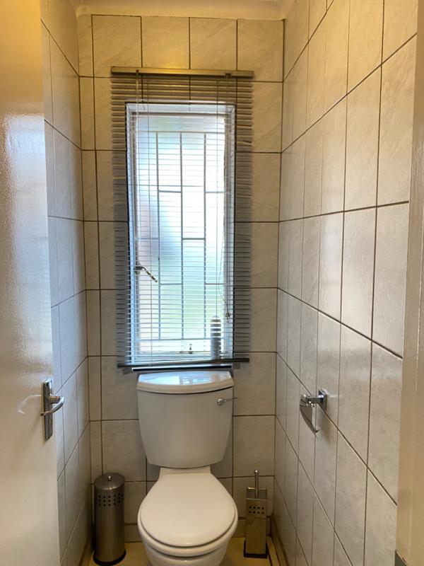 3 Bedroom Property for Sale in Heuweloord Gauteng