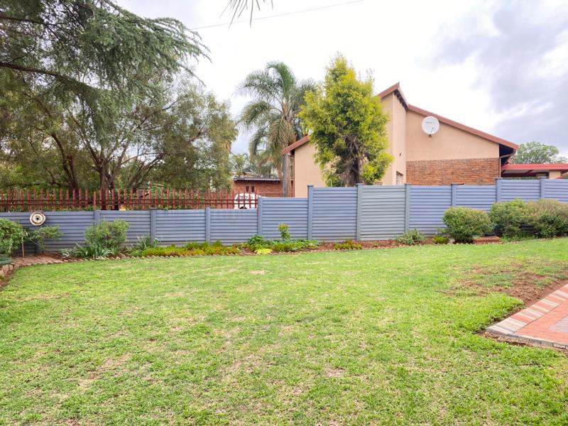 3 Bedroom Property for Sale in Heuweloord Gauteng