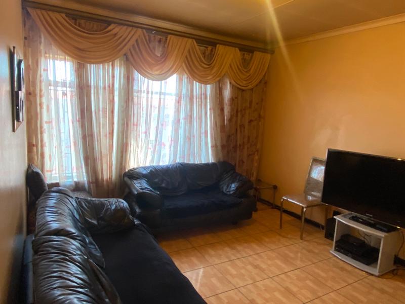 4 Bedroom Property for Sale in Laudium Gauteng