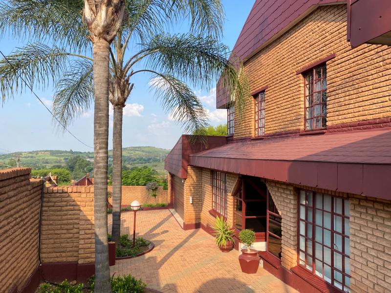 6 Bedroom Property for Sale in Laudium Gauteng