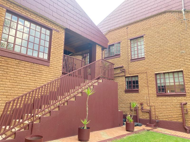 6 Bedroom Property for Sale in Laudium Gauteng