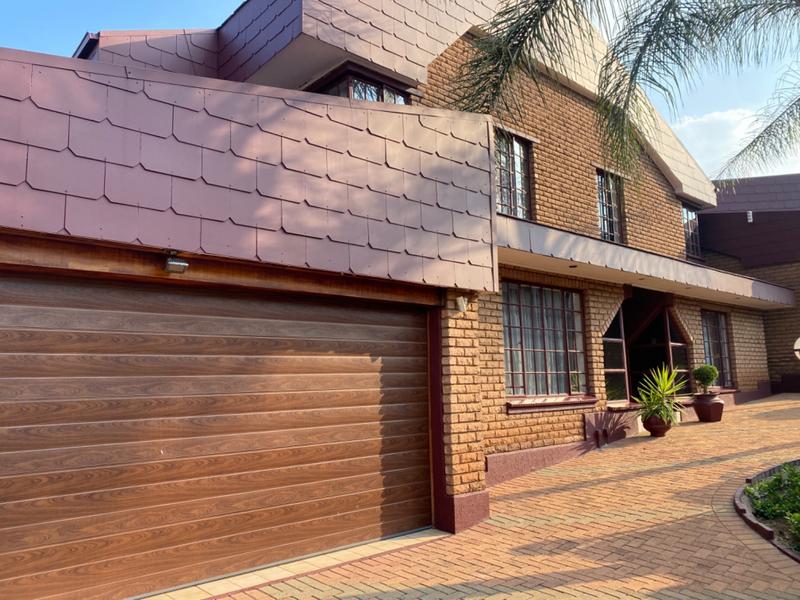 6 Bedroom Property for Sale in Laudium Gauteng