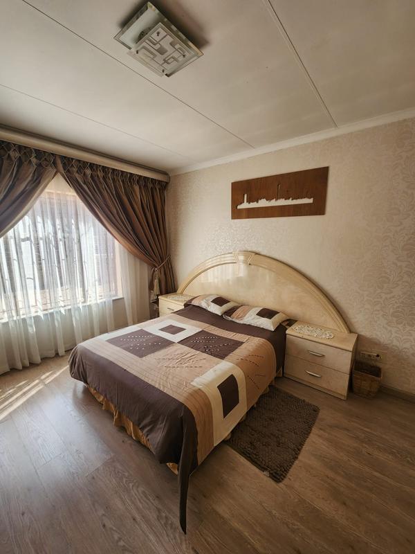 4 Bedroom Property for Sale in Laudium Gauteng