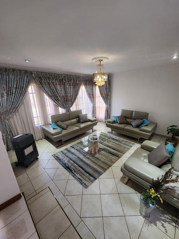 4 Bedroom Property for Sale in Laudium Gauteng