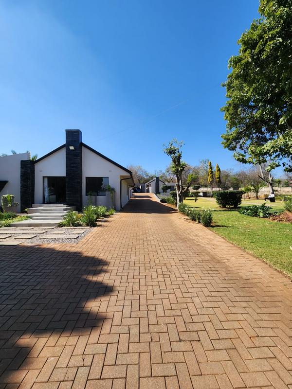 7 Bedroom Property for Sale in Raslouw Gauteng