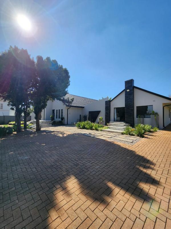 7 Bedroom Property for Sale in Raslouw Gauteng