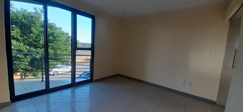 2 Bedroom Property for Sale in Rooihuiskraal North Gauteng