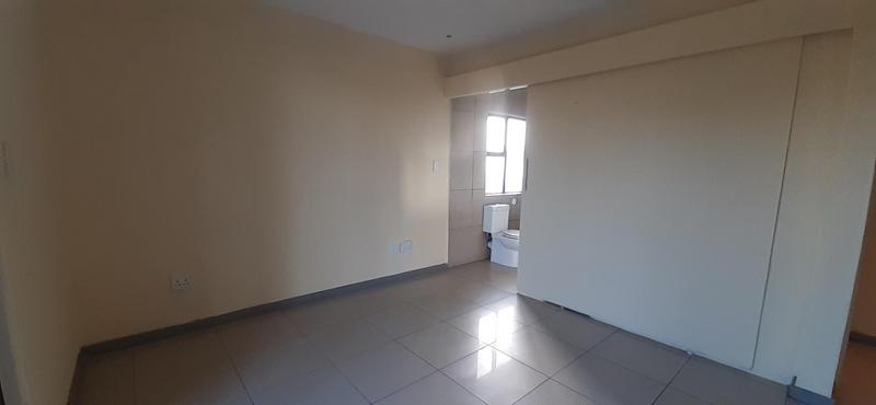2 Bedroom Property for Sale in Rooihuiskraal North Gauteng