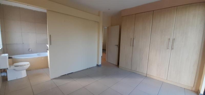 2 Bedroom Property for Sale in Rooihuiskraal North Gauteng