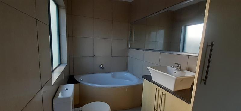 2 Bedroom Property for Sale in Rooihuiskraal North Gauteng
