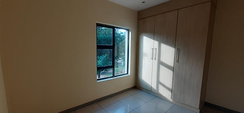 2 Bedroom Property for Sale in Rooihuiskraal North Gauteng