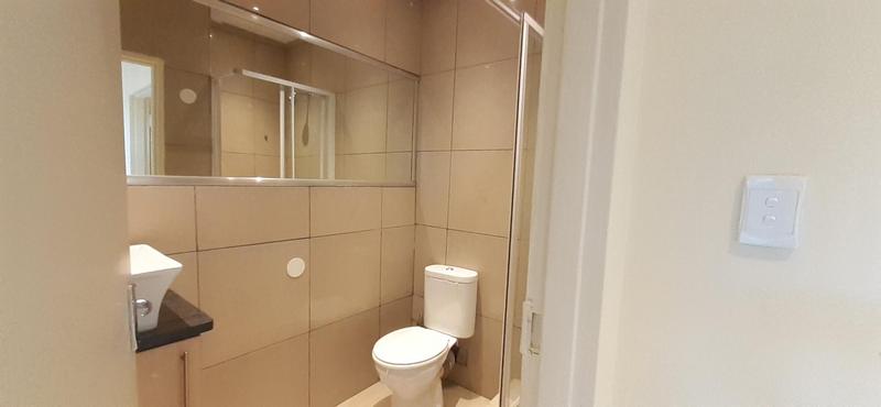 2 Bedroom Property for Sale in Rooihuiskraal North Gauteng
