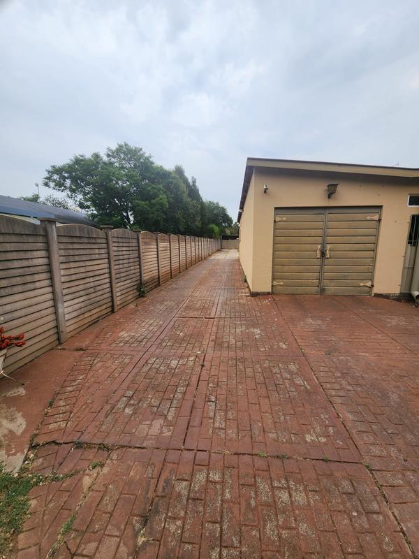 5 Bedroom Property for Sale in Valhalla Gauteng