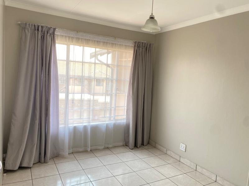 2 Bedroom Property for Sale in Amberfield Gauteng