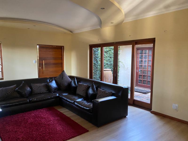 4 Bedroom Property for Sale in Stone Ridge Gauteng