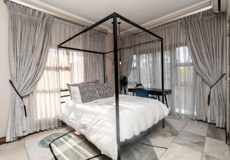 5 Bedroom Property for Sale in Copperleaf Estate Gauteng