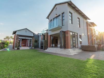 5 Bedroom Property for Sale in Copperleaf Estate Gauteng