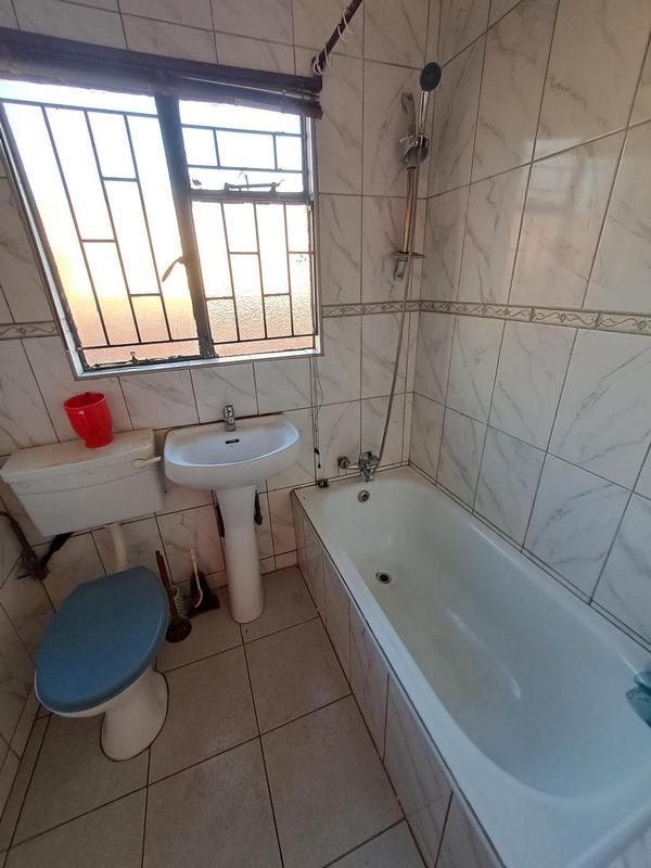 4 Bedroom Property for Sale in Lenasia Gauteng