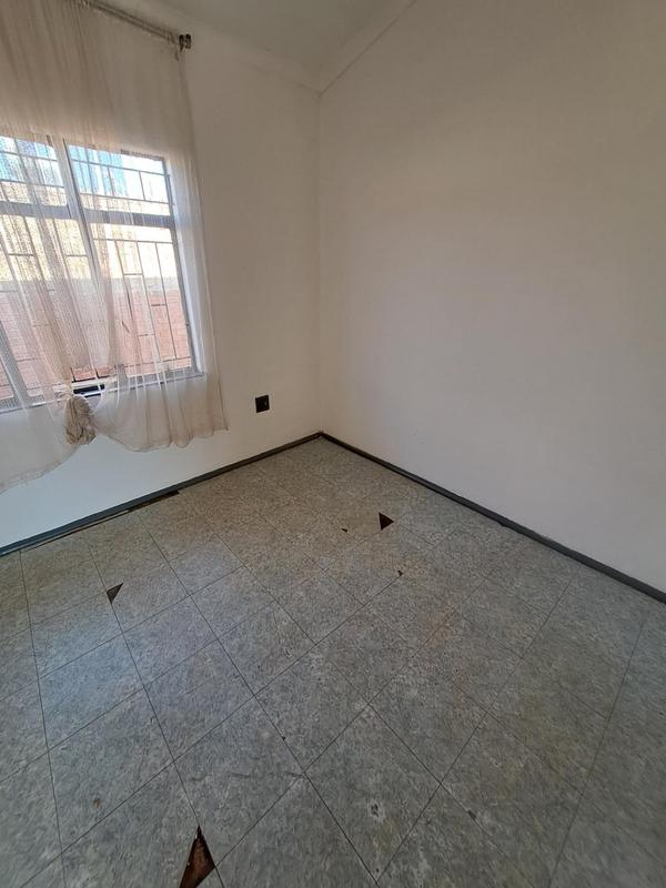4 Bedroom Property for Sale in Lenasia Gauteng