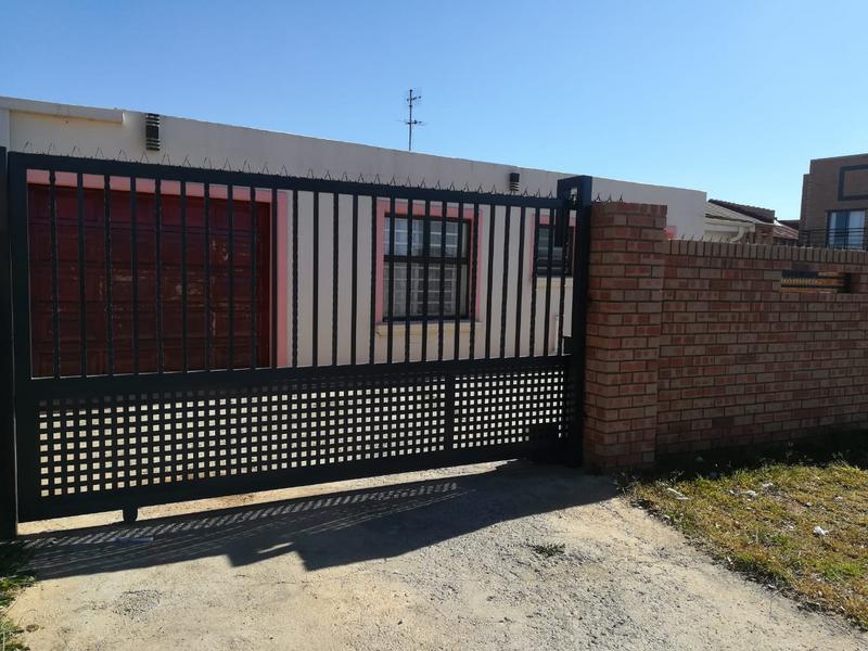5 Bedroom Property for Sale in Lenasia Ext 6 Gauteng