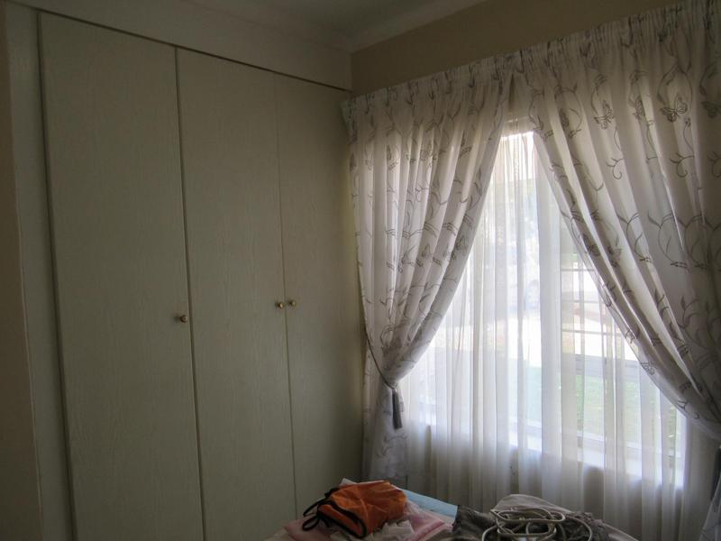 2 Bedroom Property for Sale in Leeuwenhof Estate Gauteng