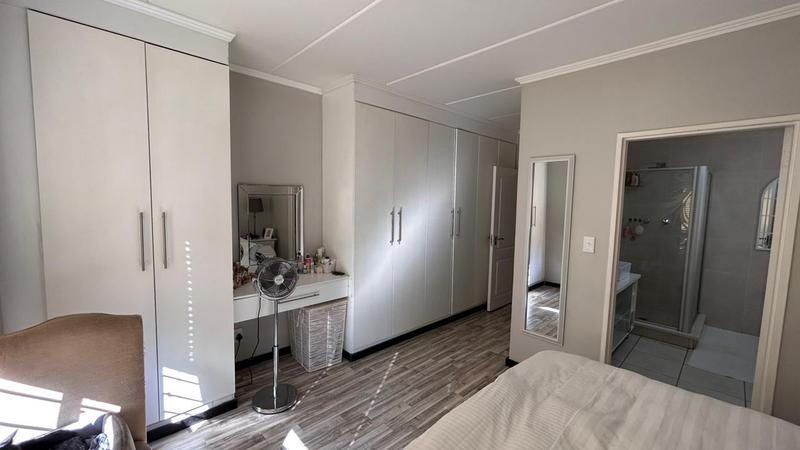 2 Bedroom Property for Sale in Bedfordview Gauteng
