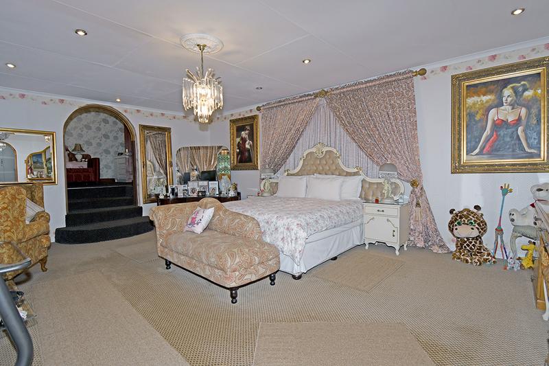 6 Bedroom Property for Sale in Lambton Gauteng