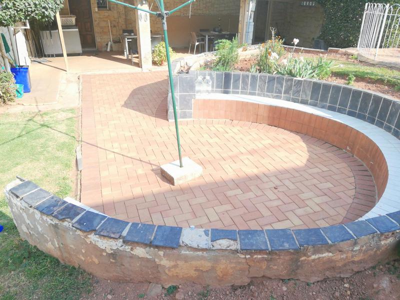 10 Bedroom Property for Sale in Bezuidenhout Valley Gauteng