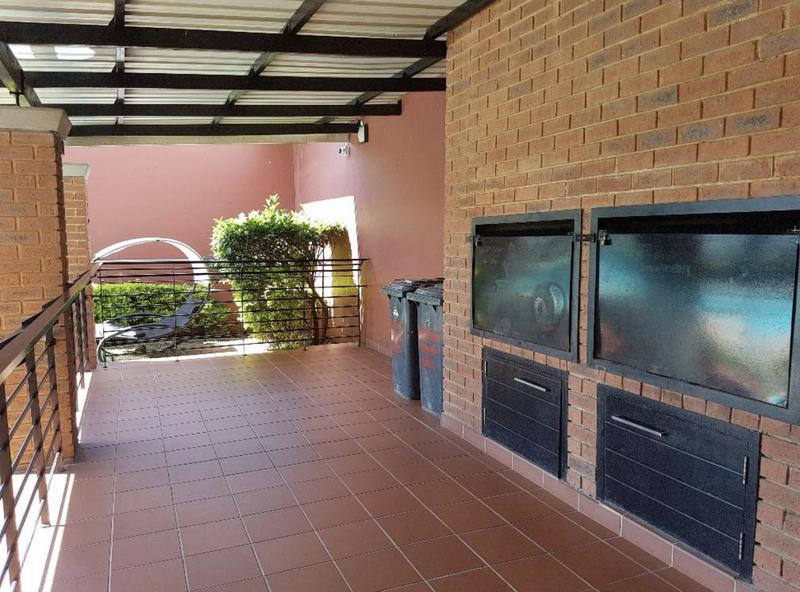 2 Bedroom Property for Sale in Greenstone Hill Gauteng