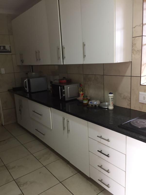 To Let 10 Bedroom Property for Rent in Halfway House Gauteng