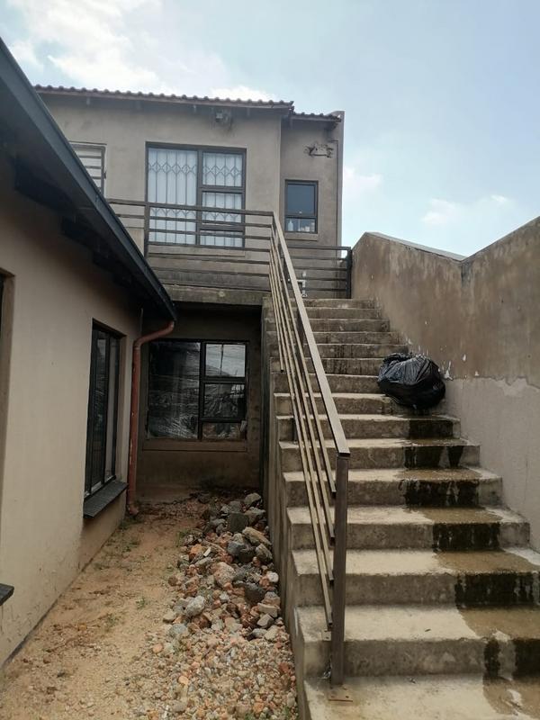 2 Bedroom Property for Sale in Protea Glen Gauteng