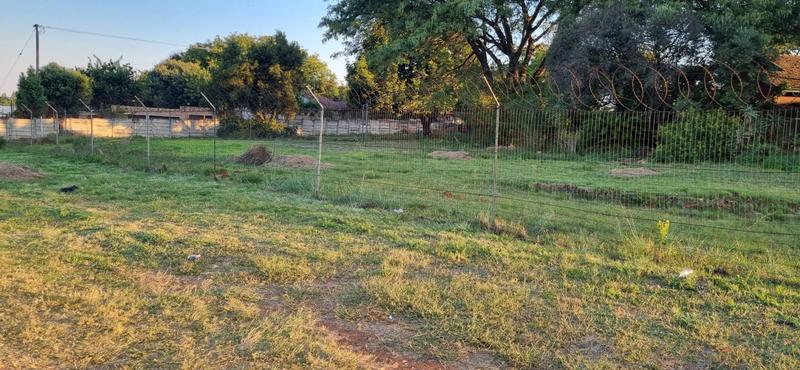 4 Bedroom Property for Sale in Monavoni Gauteng