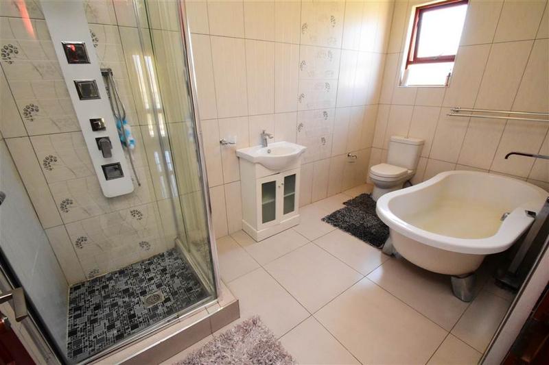 6 Bedroom Property for Sale in Summerset Gauteng