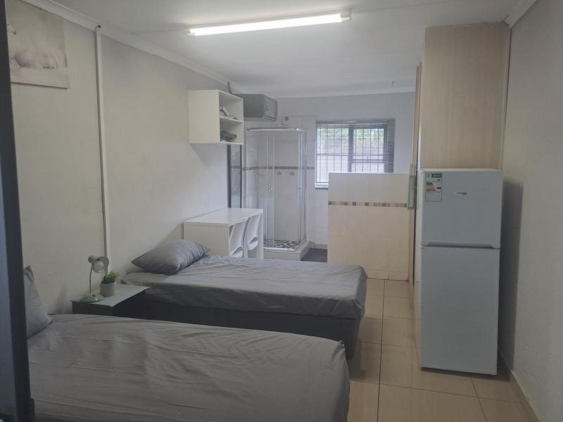 To Let 6 Bedroom Property for Rent in Mayville Gauteng