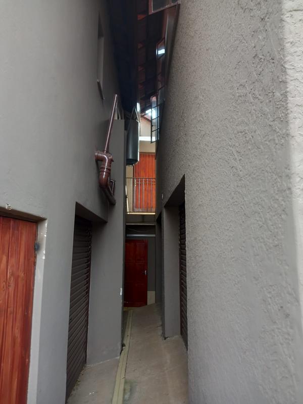 7 Bedroom Property for Sale in Goedeburg Gauteng