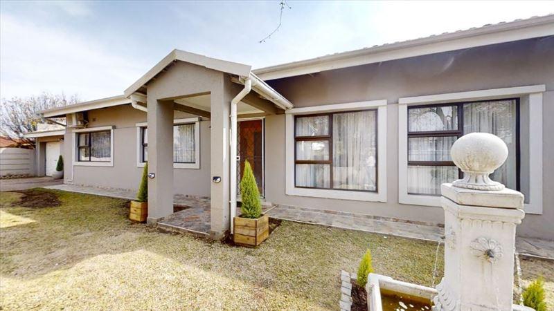 2 Bedroom Property for Sale in Cinderella Gauteng