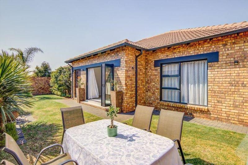 3 Bedroom Property for Sale in Dayanglen Gauteng