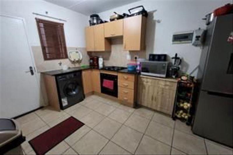 2 Bedroom Property for Sale in Klippoortjie Gauteng