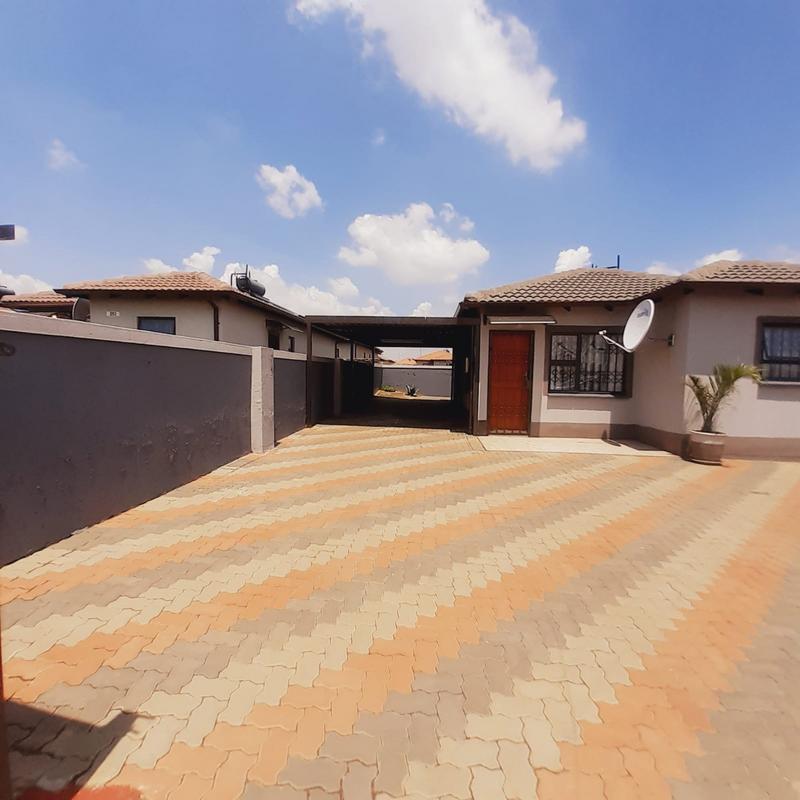 3 Bedroom Property for Sale in Klippoortjie Gauteng