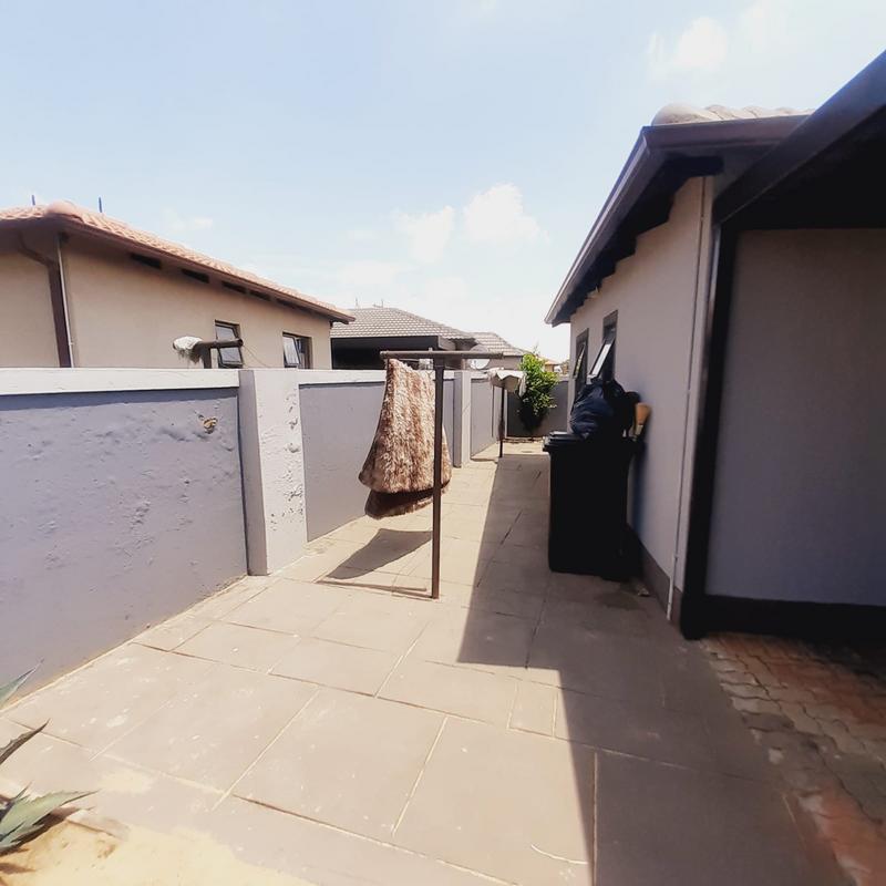 3 Bedroom Property for Sale in Klippoortjie Gauteng