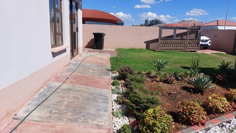 3 Bedroom Property for Sale in Klippoortjie Gauteng