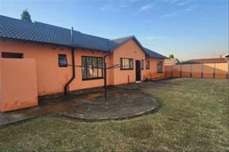 3 Bedroom Property for Sale in Klippoortjie Gauteng