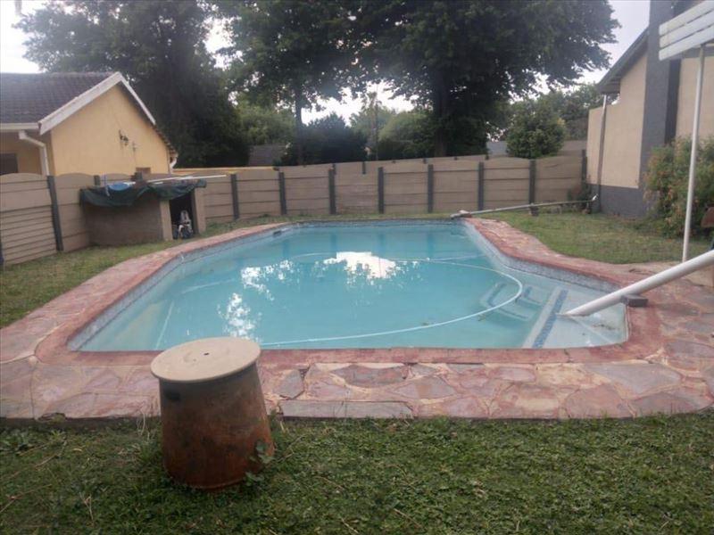 4 Bedroom Property for Sale in Allen Grove Gauteng