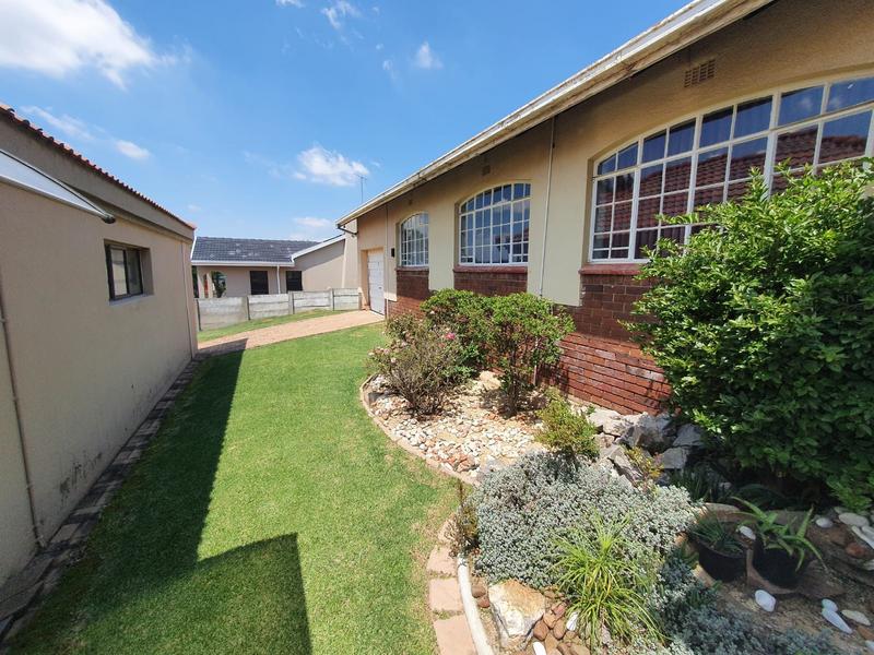 3 Bedroom Property for Sale in Birch Acres Gauteng