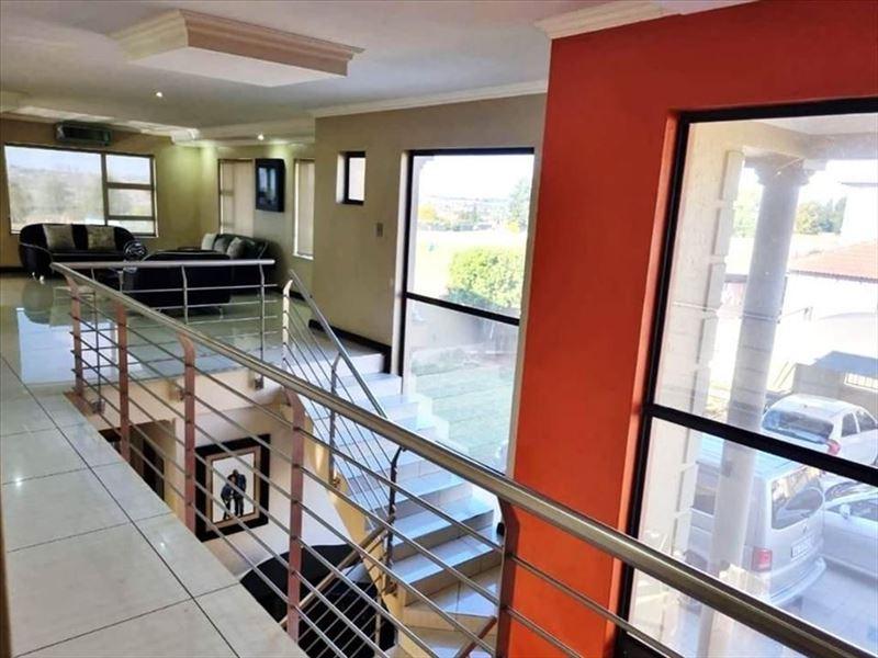 5 Bedroom Property for Sale in Birch Acres Gauteng