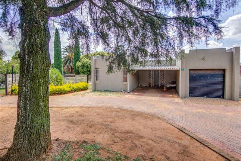 3 Bedroom Property for Sale in Birch Acres Gauteng