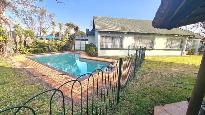 3 Bedroom Property for Sale in Bonaero Park Gauteng