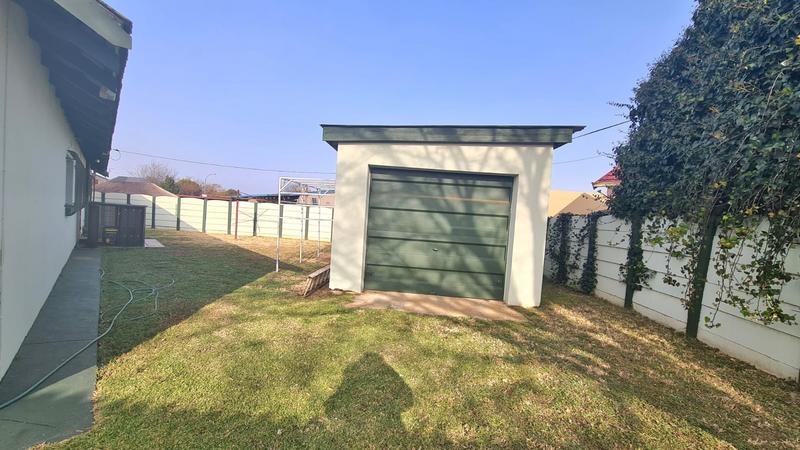 3 Bedroom Property for Sale in Bonaero Park Gauteng